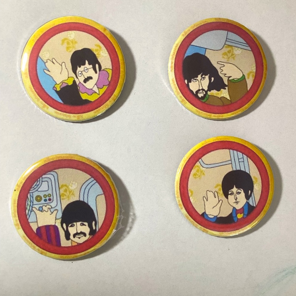 Vintage The Beatles pin full set